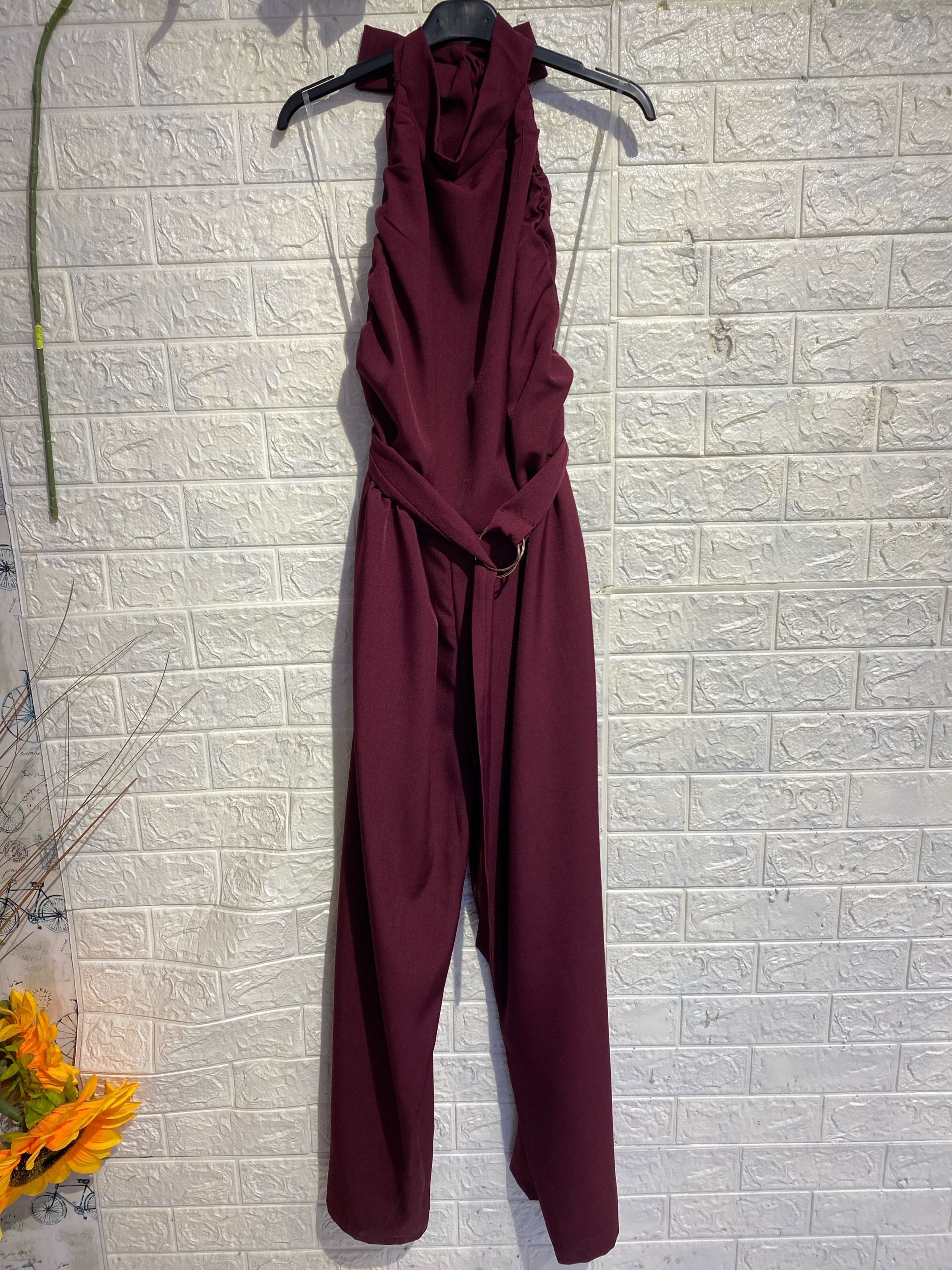 Jumpsuit "Elegance Noir" – Schiena Scoperta e Scollo Halter