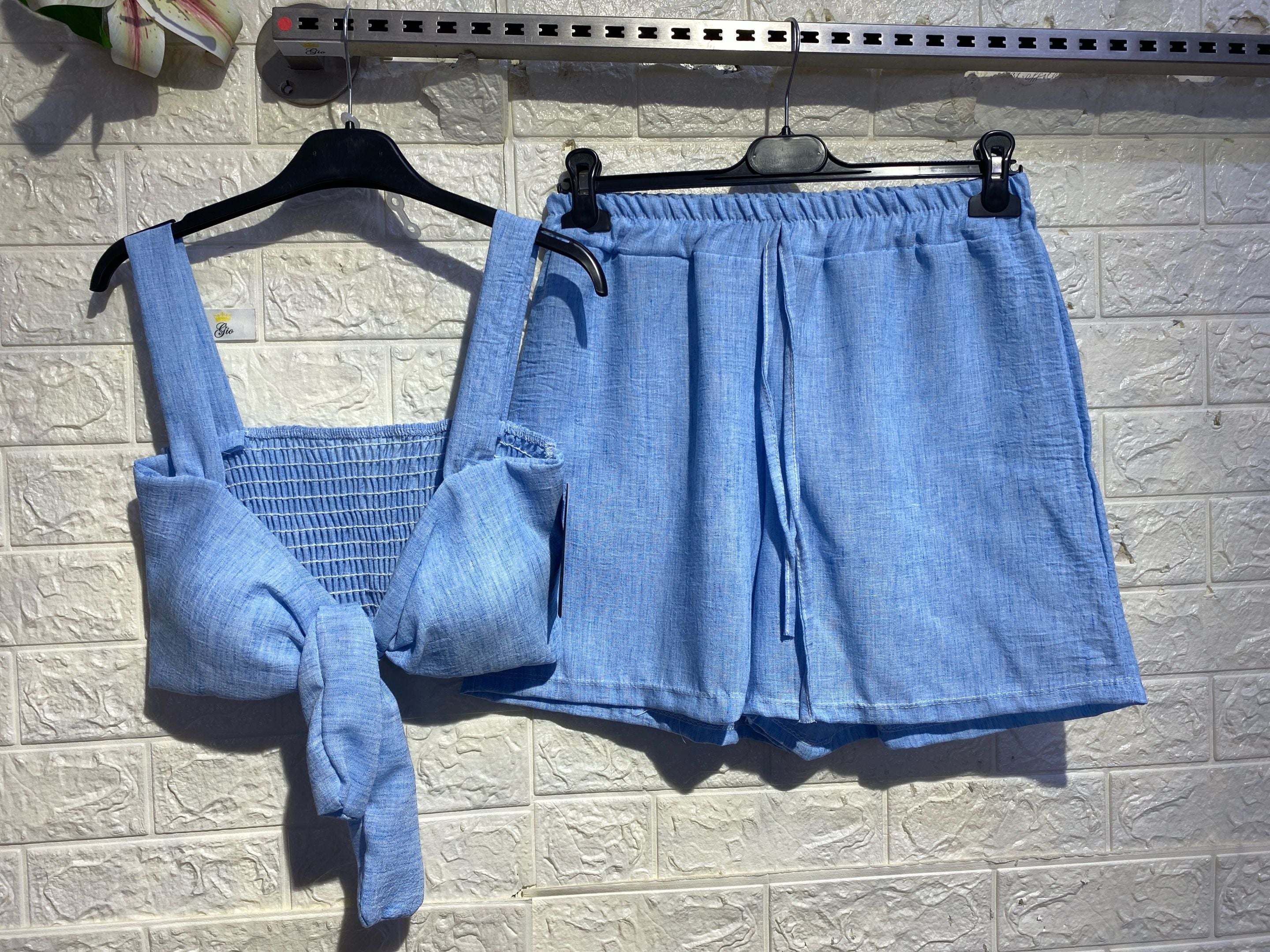 Completo Coordinato Co-ord: Crop Top con Nodo e Shorts