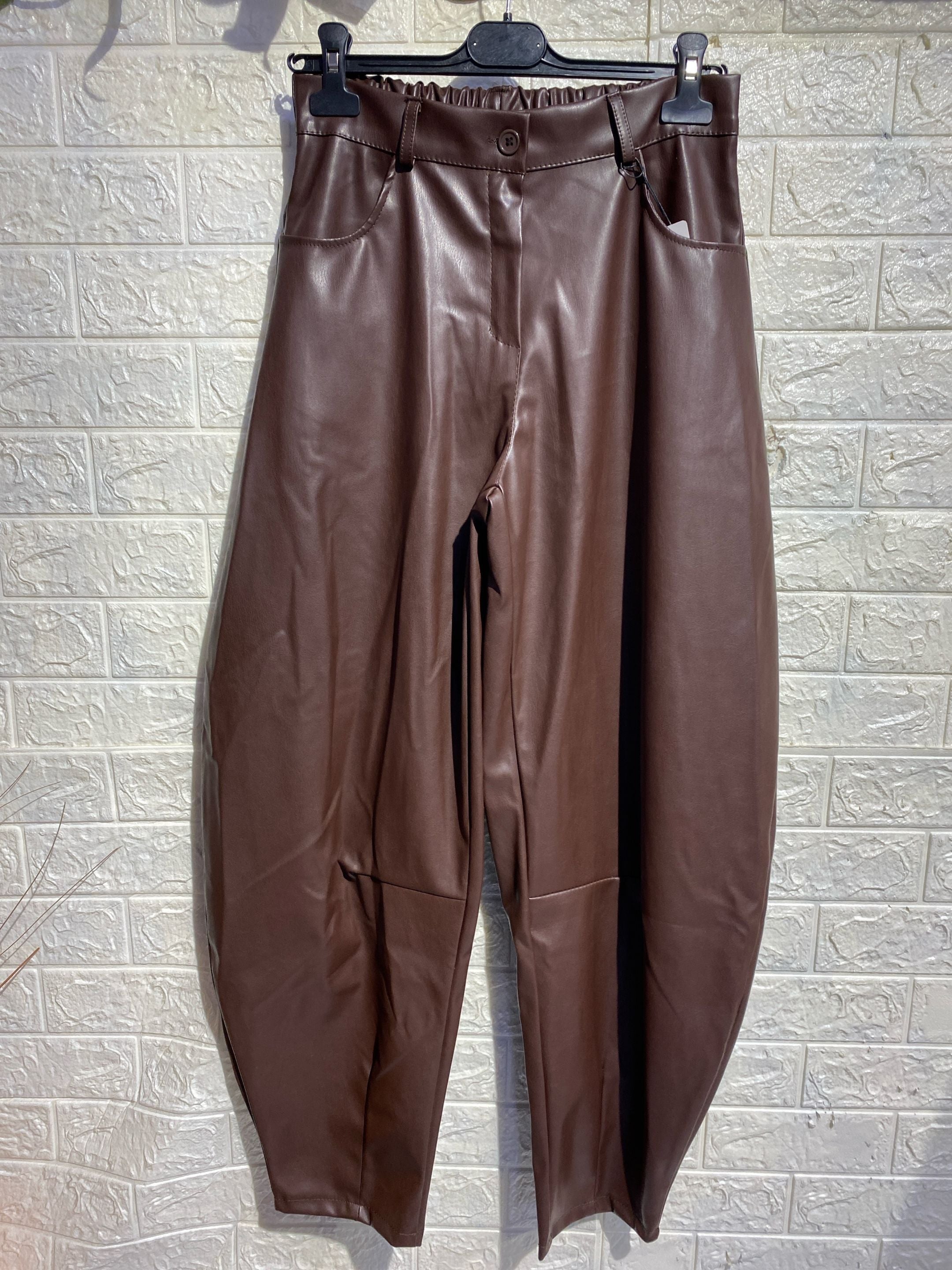 Completo in Faux Leather