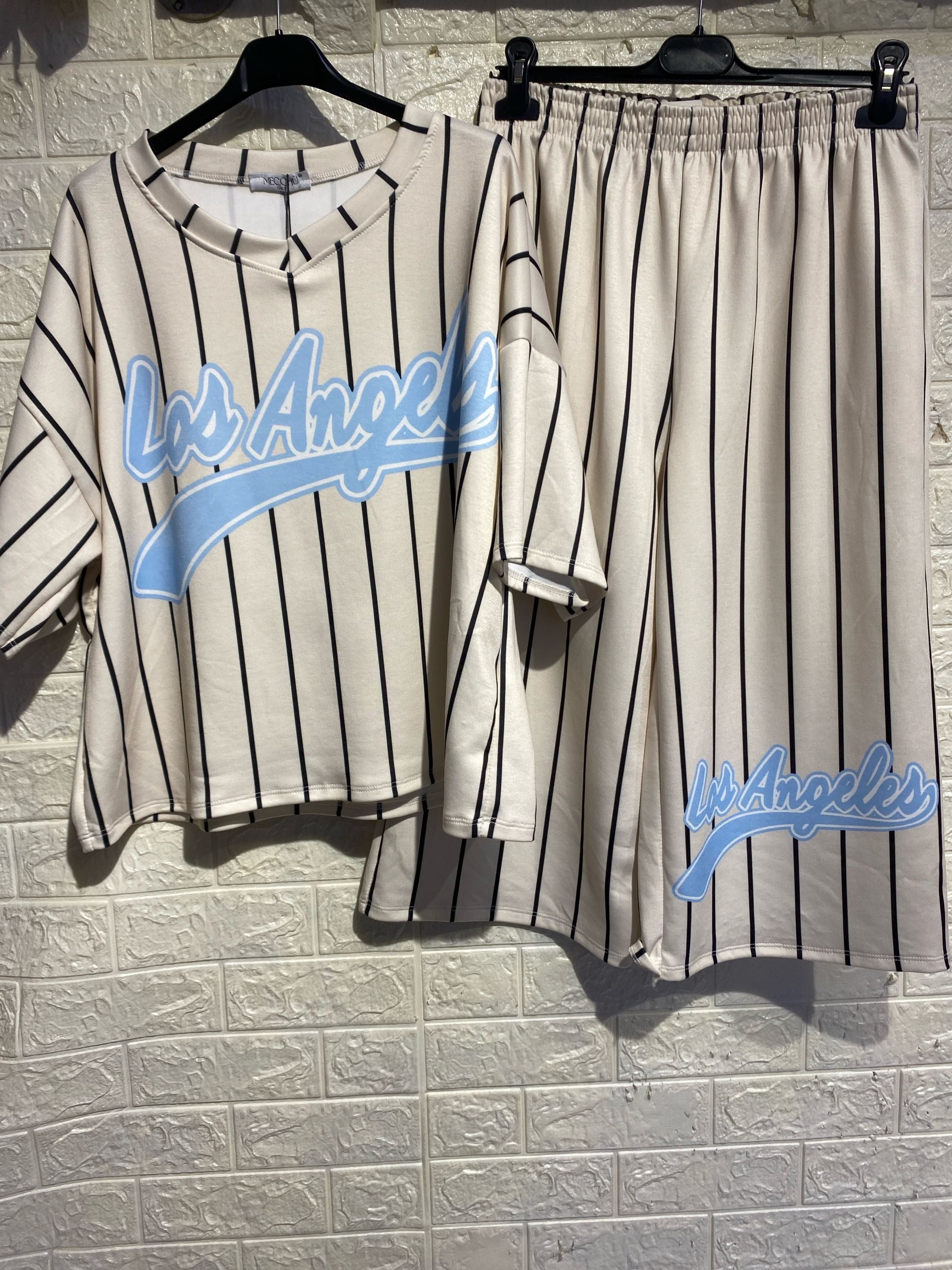 Set Coordinato "Urban Pinstripe" – Stile Sporty-Chic