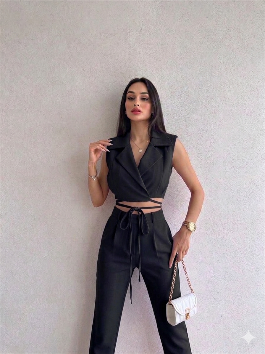 Coordinato "Chic Wrap" – Eleganza Contemporanea