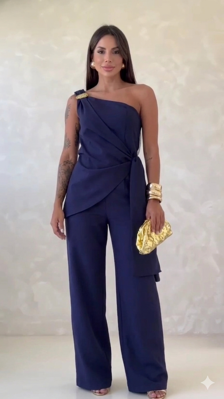 Coordinato Asimmetrico Monospalla con Spilla Dorata