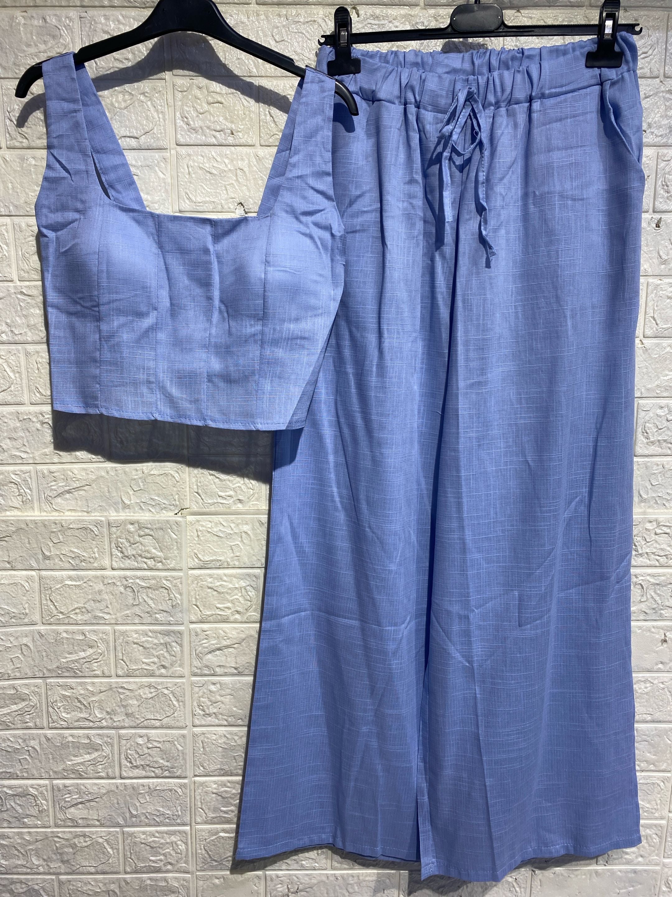 Completo "Chic Essence" – Top a Bustino e Pantaloni Wide Leg