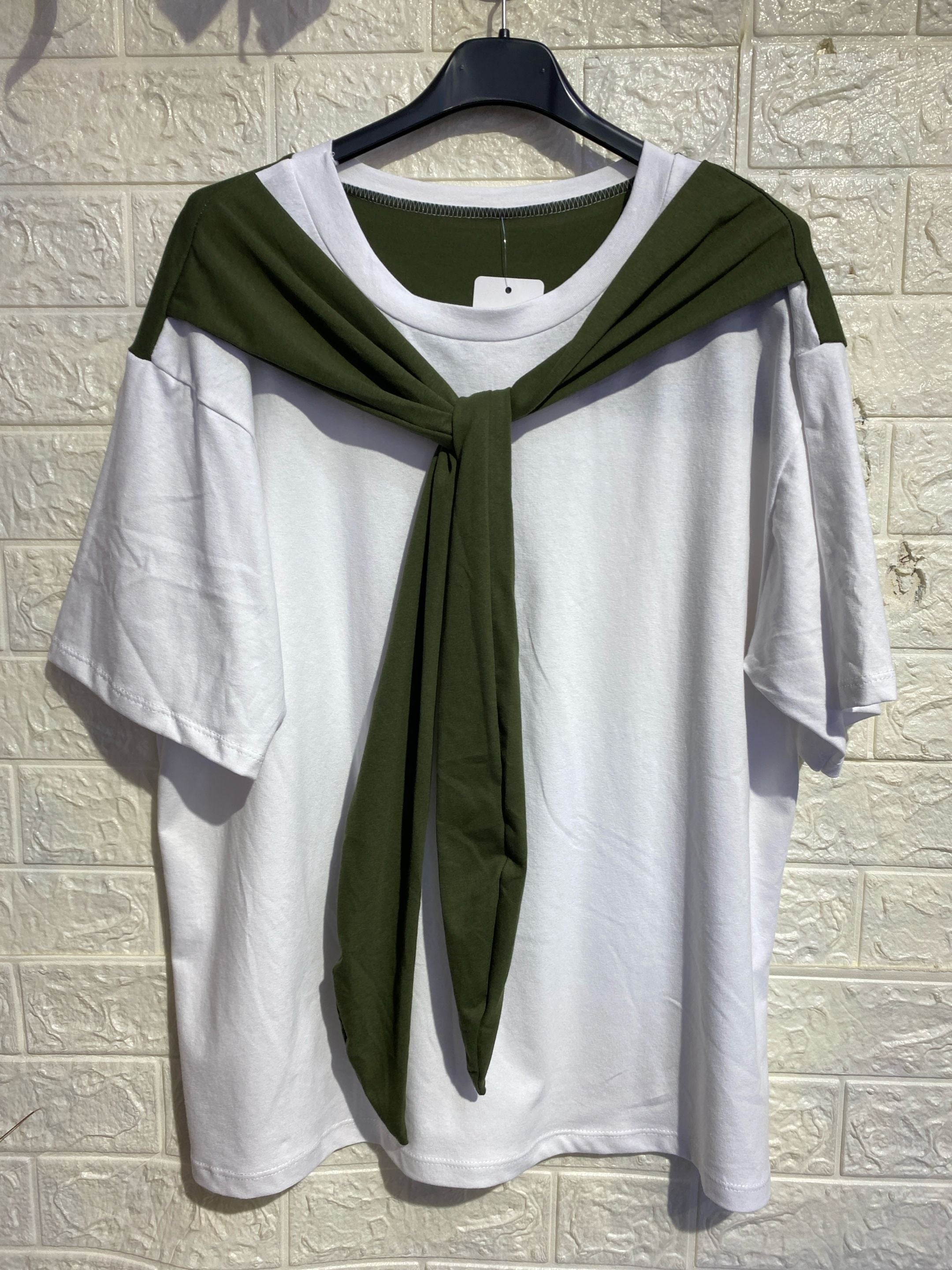 T-shirt "Double Style" con Foulard Integrato