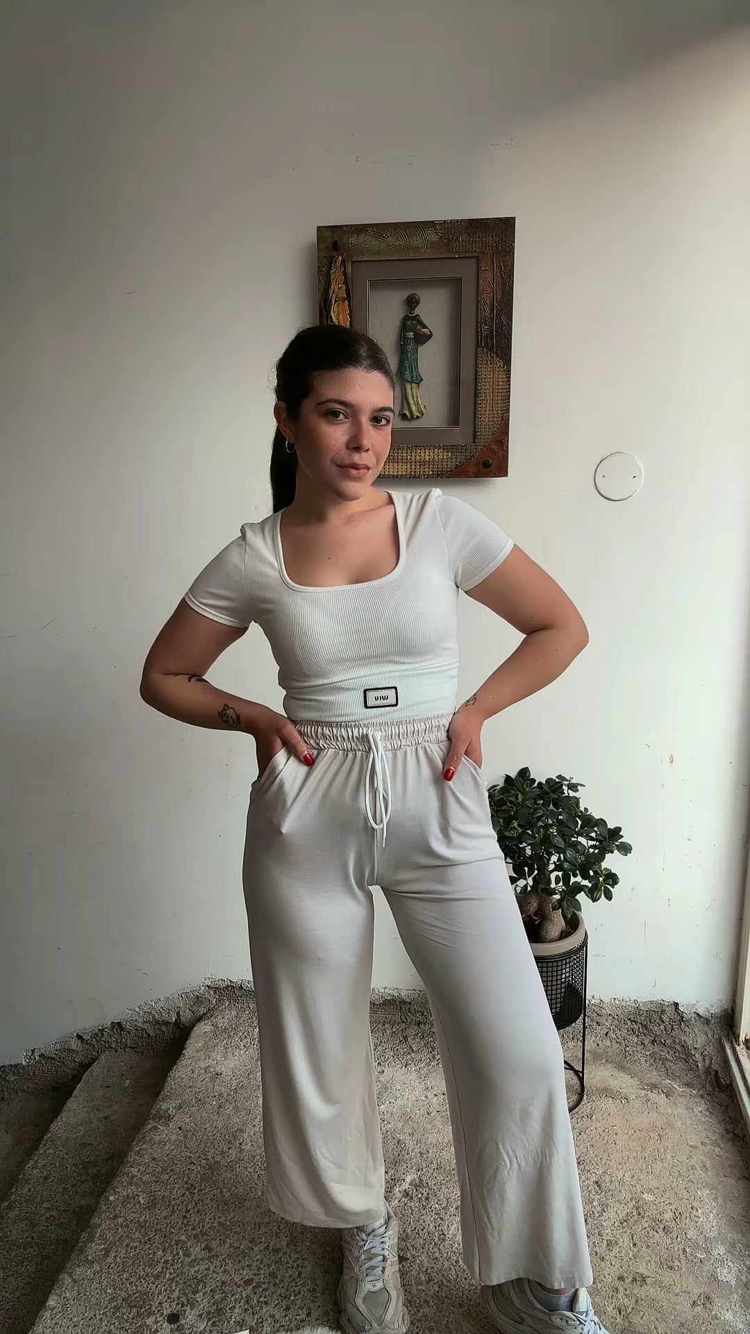 Set Comfort Chic: Top a Costine & Pantaloni Wide-Leg