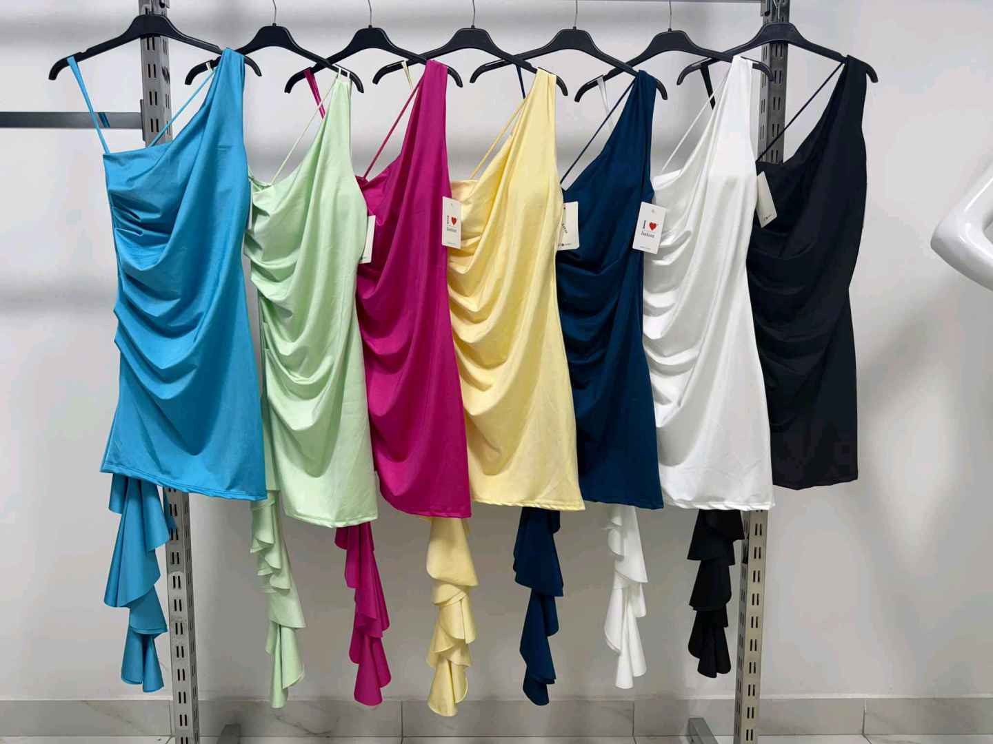Abito Mini Monospalla in Satin con Drappeggio
