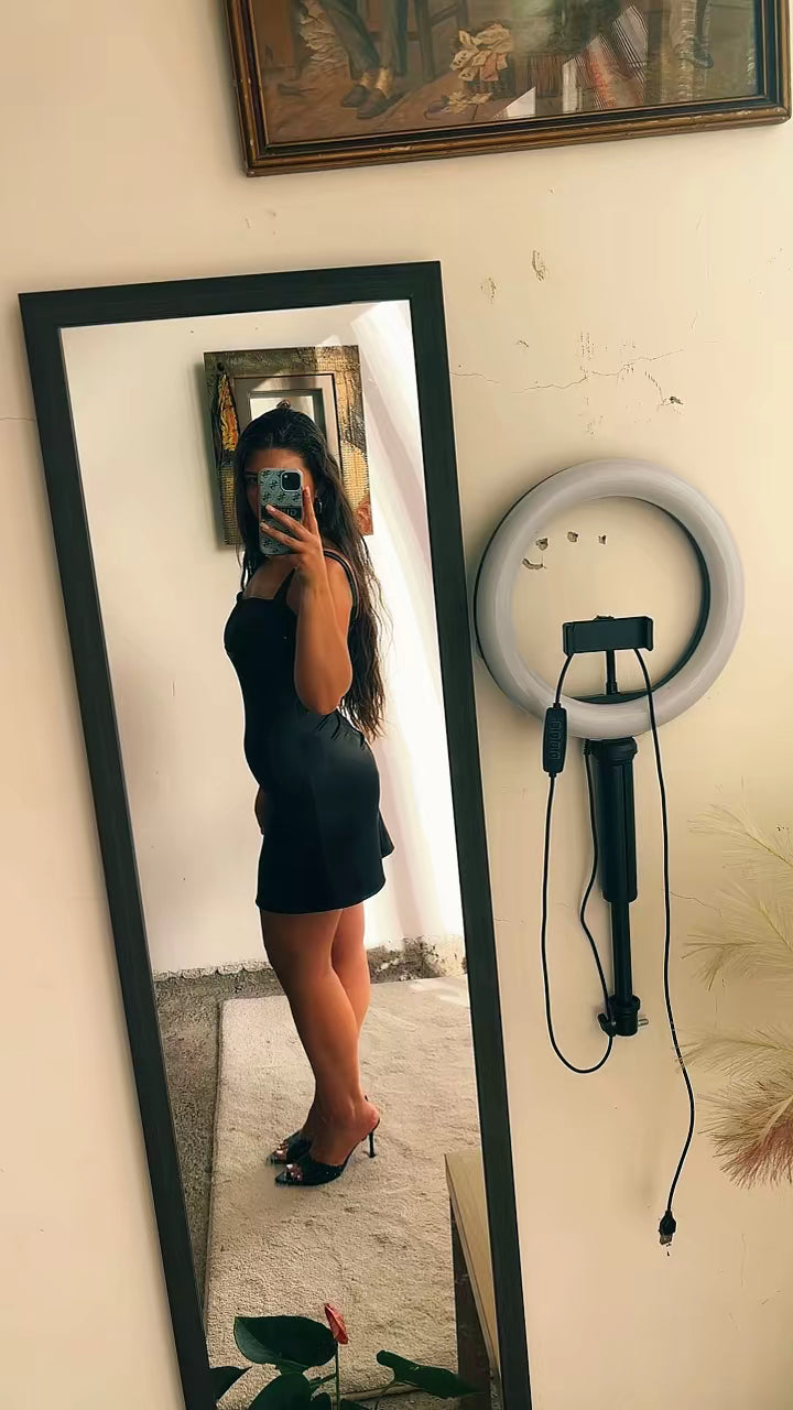 Mini Abito in Raso con Scollo Dritto